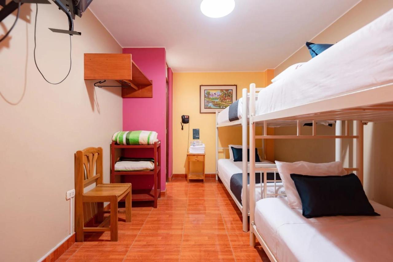 Hotel Savoy Ика Екстериор снимка