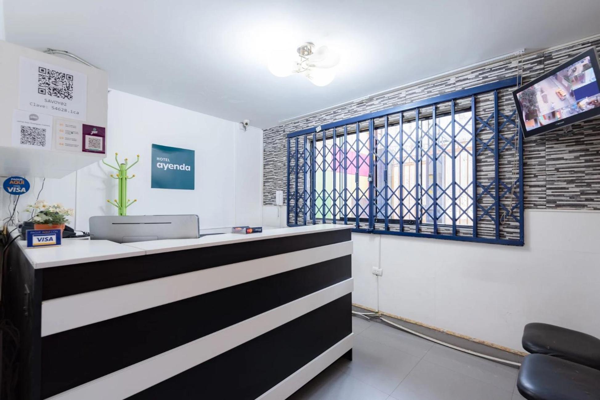Hotel Savoy Ика Екстериор снимка