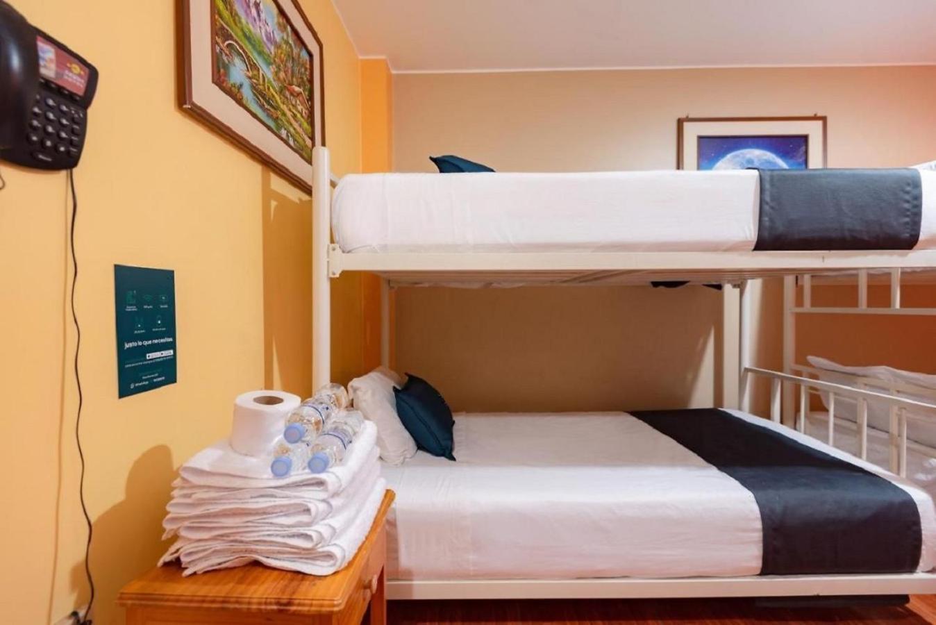 Hotel Savoy Ика Екстериор снимка